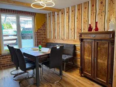 Ein Sitzbereich in der Unterkunft Ferienwohnung - Haus Molle