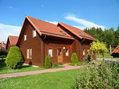 Das Gebäude in dem sich das Ferienhaus befindet