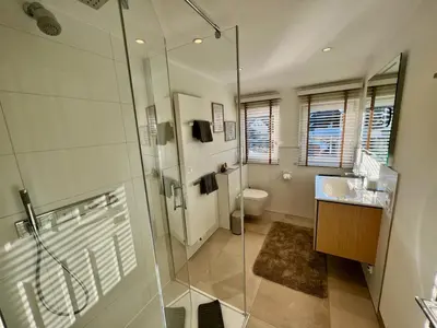 Ein Badezimmer in der Unterkunft Haus-Holidayde Walkenried Harz Holiday 2 - a67281