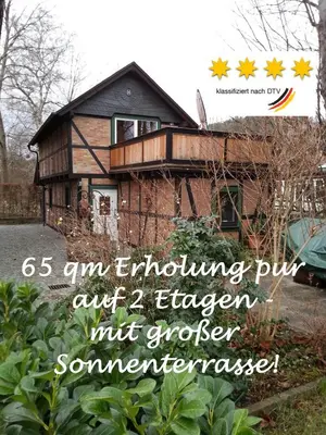 Das Gebäude in dem sich das Ferienhaus befindet
