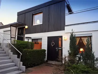 Das Gebäude in dem sich die Ferienwohnung befindet