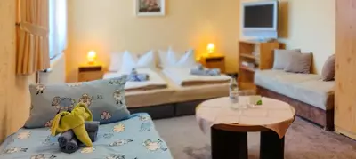 Ein Bett oder Betten in einem Zimmer der Unterkunft Gasthof 