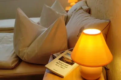 Ein Sitzbereich in der Unterkunft Gasthof 
