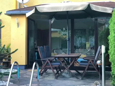 Ein Patio oder anderer Außenbereich in der Unterkunft Ferienwohnung Hagebuttenweg