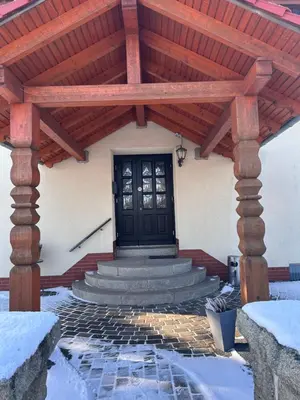 Eine Fassade oder ein Eingang zu Pension 