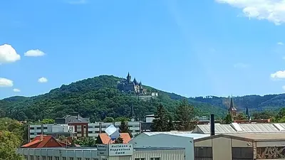 Ein allgemeiner Bergblick oder ein Berglick von der Ferienwohnung aus