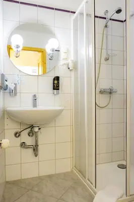 Ein Badezimmer in der Unterkunft Hotel & Restaurant Brauner Hirsch Osterwieck