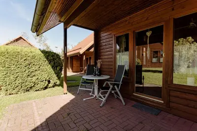 Das Gebäude in dem sich das Ferienhaus befindet