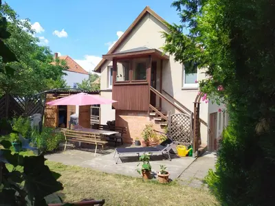 Das Gebäude in dem sich die Ferienwohnung befindet