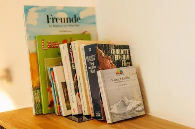 Die Bibliothek in der Ferienwohnung