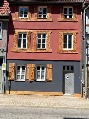 Das Gebäude in dem sich die Ferienwohnung befindet