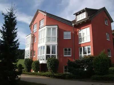 Das Gebäude in dem sich die Ferienwohnung befindet