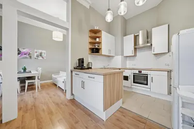 Küche/Küchenzeile in der Unterkunft EUPHORAS - Central & Stylish Apartment - Parking