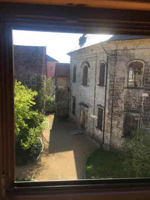 Das Gebäude in dem sich die Ferienwohnung befindet