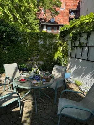Ein Garten an der Unterkunft Ferienwohnung Kiefer (Quedlinburg Zentrum)