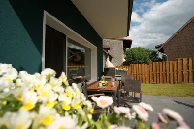 Ein Garten an der Unterkunft Ferienwohnung Busch 1
