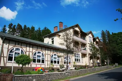 Das Gebäude in dem sich die Pension befindet