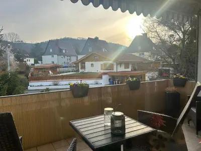 Ein allgemeiner Bergblick oder ein Berglick von der Ferienwohnung aus