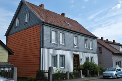 Das Gebäude in dem sich die Ferienwohnung befindet