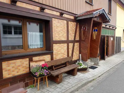 Das Gebäude in dem sich die Ferienwohnung befindet