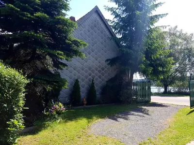 Ein Garten an der Unterkunft Ferienwohnung Monique am Stieger See