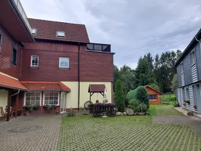 Das Gebäude in dem sich die Pension befindet