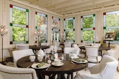 Ein Sitzbereich in der Unterkunft Luxus Hotel Design Villa Ottilienruh Ilsenburg im Harz