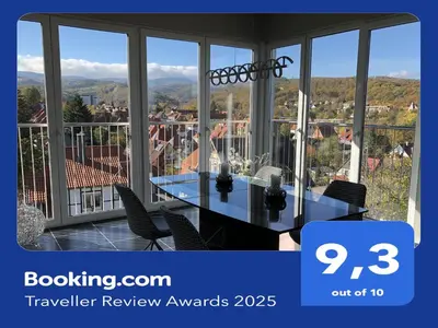 Ein allgemeiner Bergblick oder ein Berglick von der Ferienwohnung aus