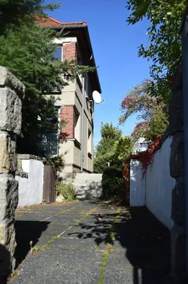 Das Gebäude in dem sich die Ferienwohnung befindet