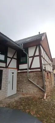 Das Gebäude in dem sich die Ferienwohnung befindet