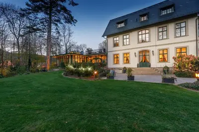 Ein Garten an der Unterkunft Villa Ottilienruh - Master-Suite