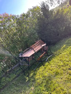 Ein Garten an der Unterkunft kleines Harz-Chalet