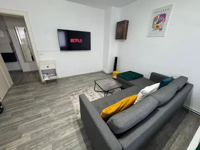 TV/Unterhaltungsangebot in der Unterkunft FeWo Elbo46 mit Balkon, Waschmaschine & Smart TV