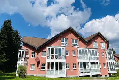 Das Gebäude in dem sich die Ferienwohnung befindet