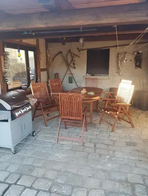 Ein Sitzbereich in der Unterkunft Ferienwohnung Teufelsmauer