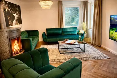 Ein Sitzbereich in der Unterkunft Traumhaus Wernigerode mit Sauna und Kamin