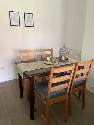Ein Sitzbereich in der Unterkunft Ferienwohnung am Friedenspark 2