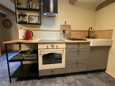 Küche/Küchenzeile in der Unterkunft Ferienwohnung Anneliese im Einzeldenkmal - Lange Gasse 29