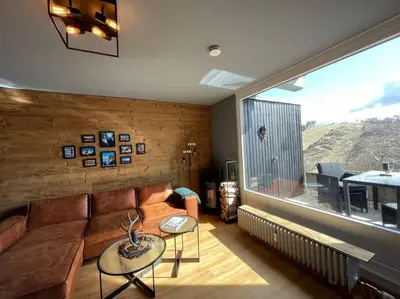 Ein allgemeiner Bergblick oder ein Berglick von der Ferienwohnung aus