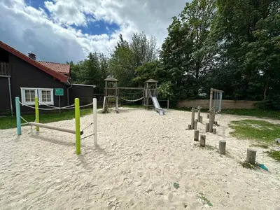 Ein Kinderspielbereich in der Unterkunft Pavillon Am Kurpark - 80 qm - Balkon & Grill - Wallbox - inklusive Wäsche