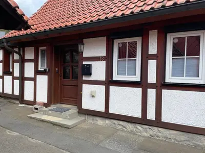 Das Gebäude in dem sich das Ferienhaus befindet