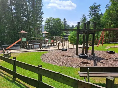 Ein Kinderspielbereich in der Unterkunft Ferienwohnung Skadi, Hahnenklee